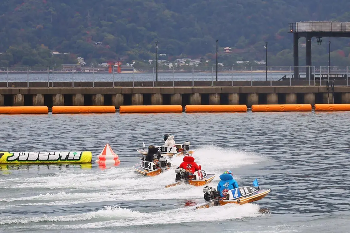 Rounding the first turn