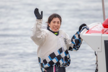 オフィシャル３